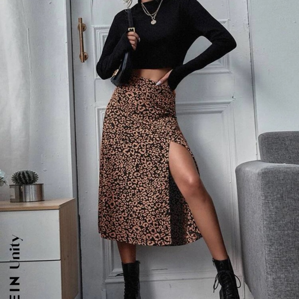 Cheetah print midi skirt with slit
